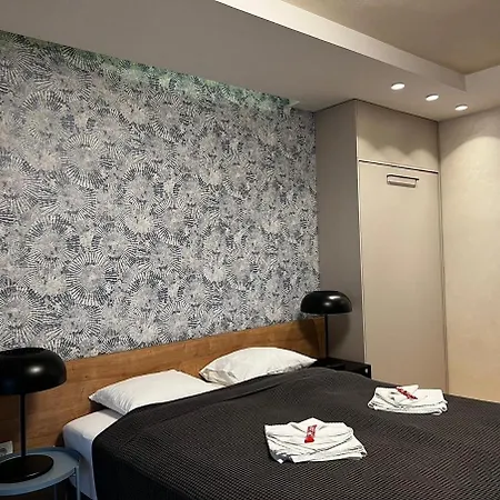 Donner Centar Ii Apartment *